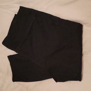 Fabletics PowerHold Capri-3/4 Athletic Pants, Size 1x, Black, side pockets